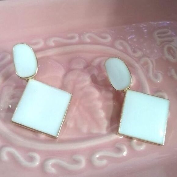 White Inset Acrylic Drop Earrings - Picture 1 of 3